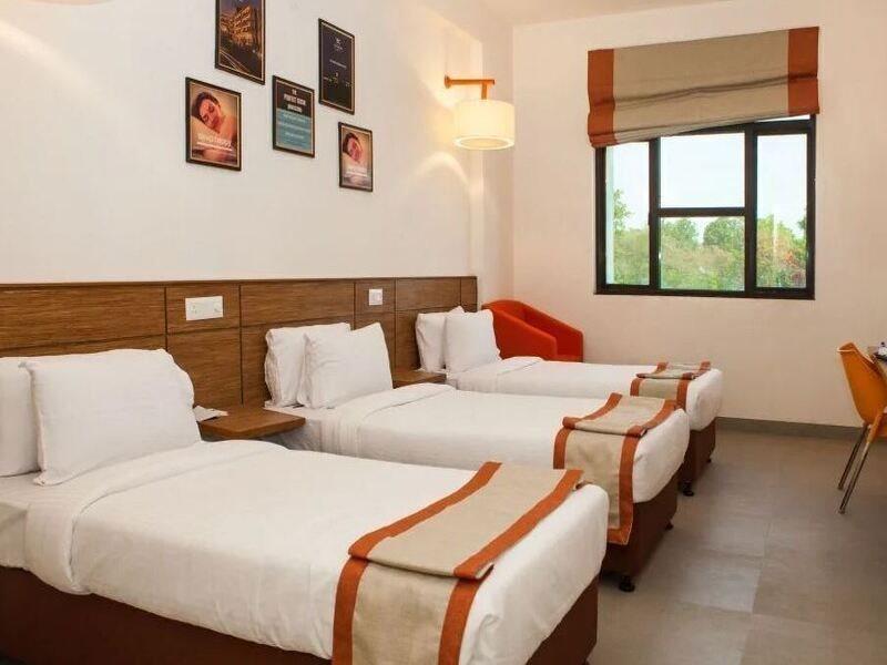 Hotel Polo Max Jabalpur Exterior foto