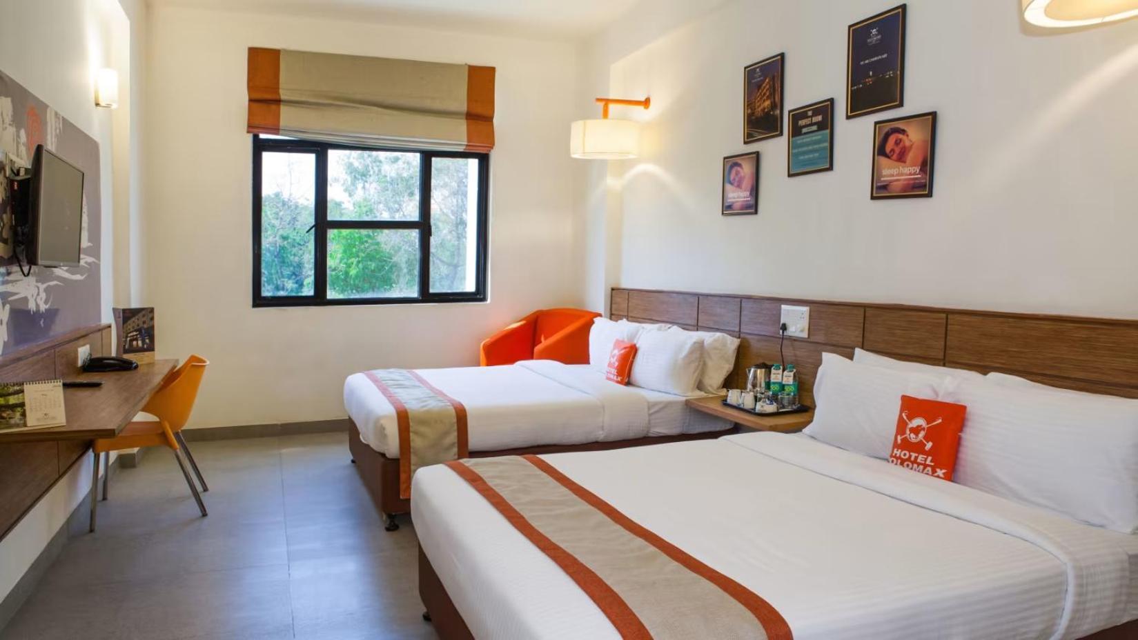 Hotel Polo Max Jabalpur Exterior foto