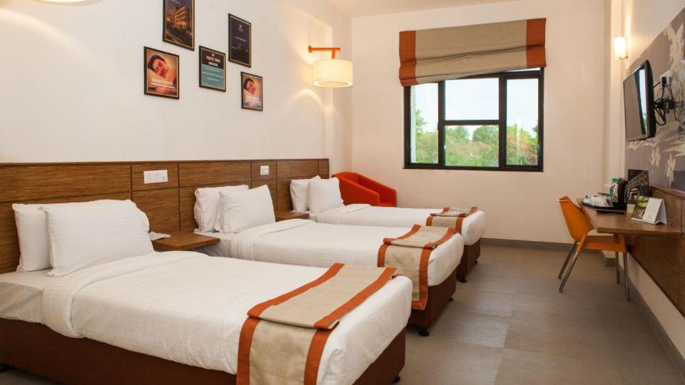 Hotel Polo Max Jabalpur Exterior foto