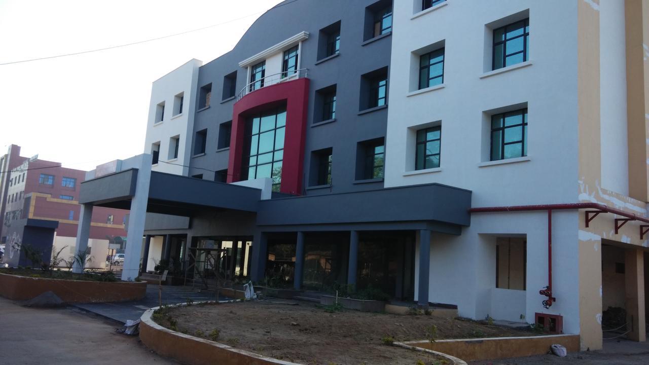 Hotel Polo Max Jabalpur Exterior foto